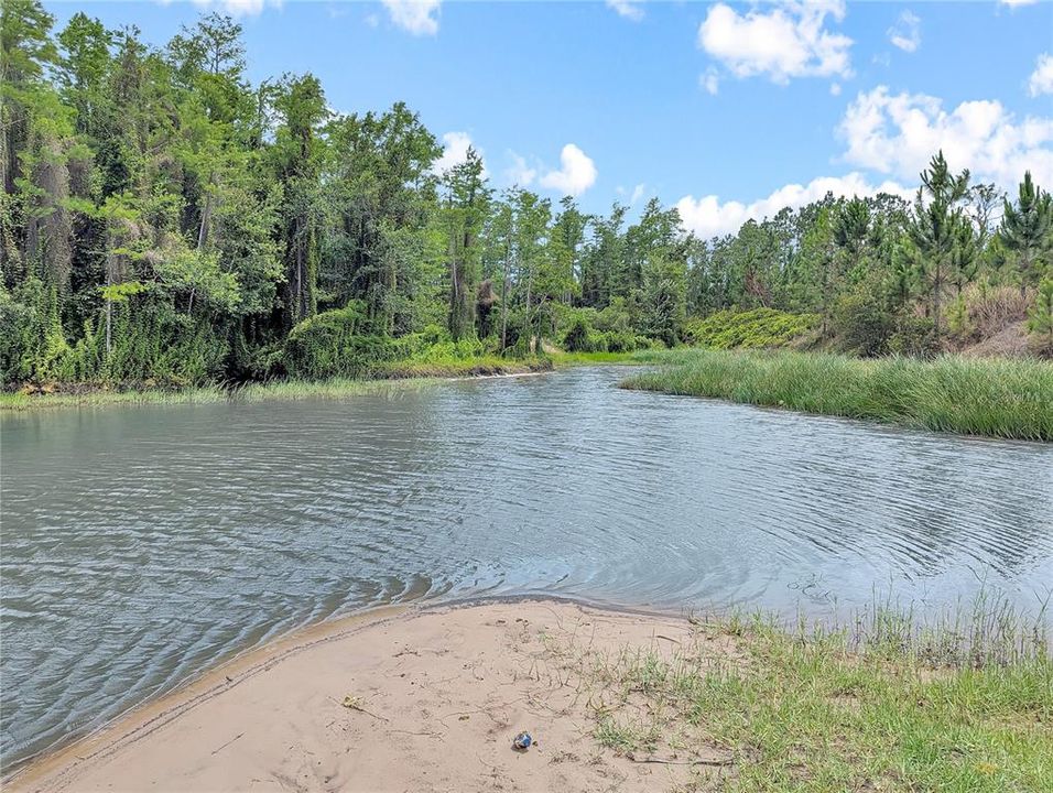 На продажу: $69,900 (2.48 acres)