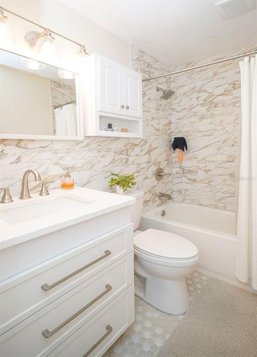 En Venta: $670,000 (4 camas, 2 baños, 1913 Pies cuadrados)
