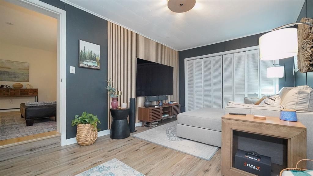 En Venta: $670,000 (4 camas, 2 baños, 1913 Pies cuadrados)