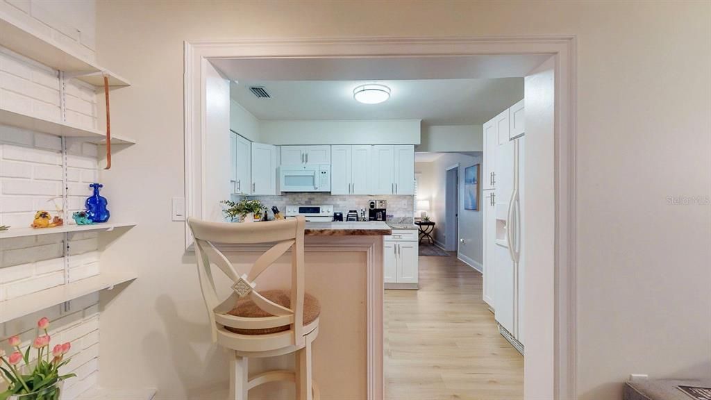En Venta: $670,000 (4 camas, 2 baños, 1913 Pies cuadrados)