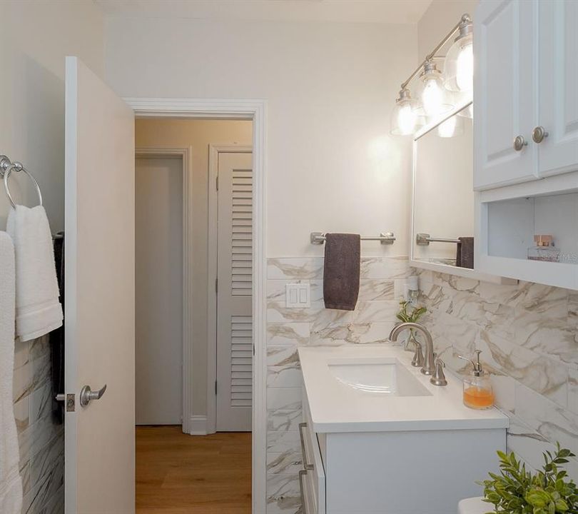 En Venta: $670,000 (4 camas, 2 baños, 1913 Pies cuadrados)