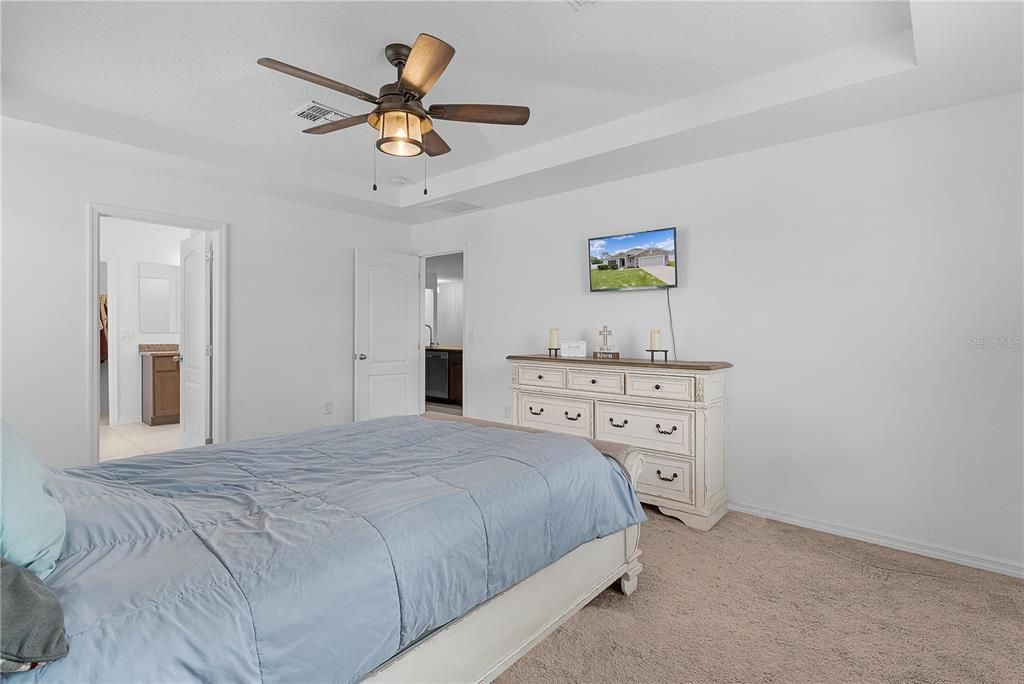 Active With Contract: $334,900 (3 beds, 2 baths, 1876 Square Feet)