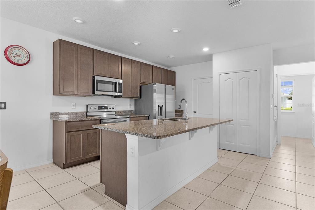 Active With Contract: $334,900 (3 beds, 2 baths, 1876 Square Feet)
