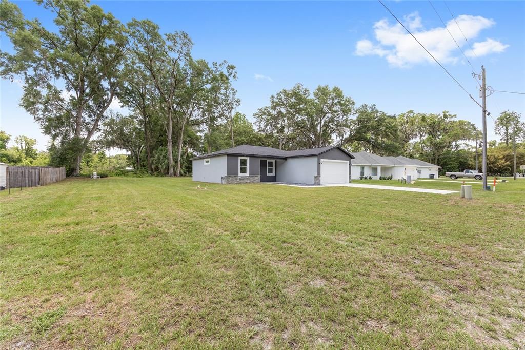 For Sale: $255,000 (3 beds, 2 baths, 1251 Square Feet)