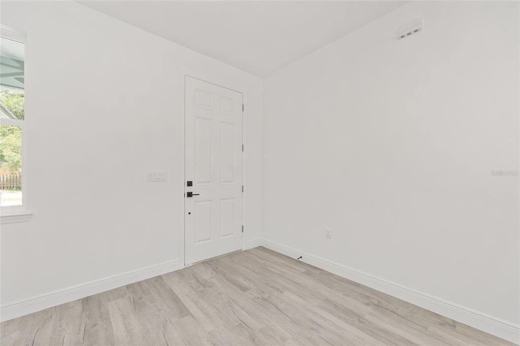 For Sale: $255,000 (3 beds, 2 baths, 1251 Square Feet)