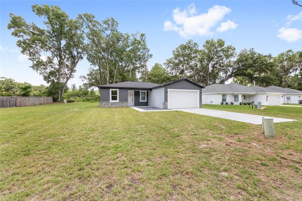 For Sale: $255,000 (3 beds, 2 baths, 1251 Square Feet)