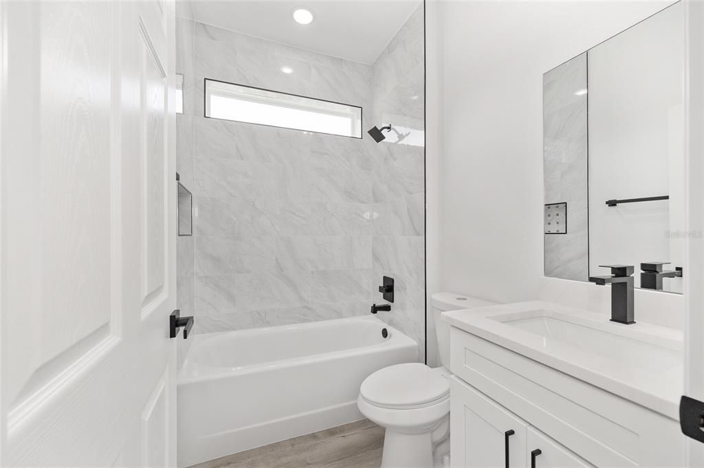 For Sale: $255,000 (3 beds, 2 baths, 1251 Square Feet)