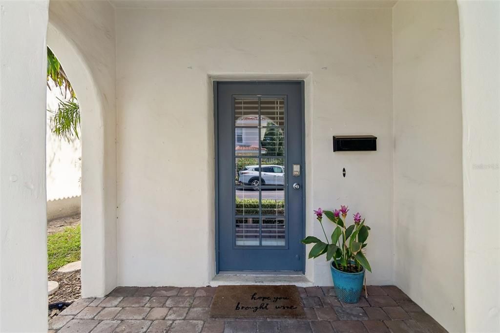 For Rent: $3,200 (3 beds, 2 baths, 1674 Square Feet)