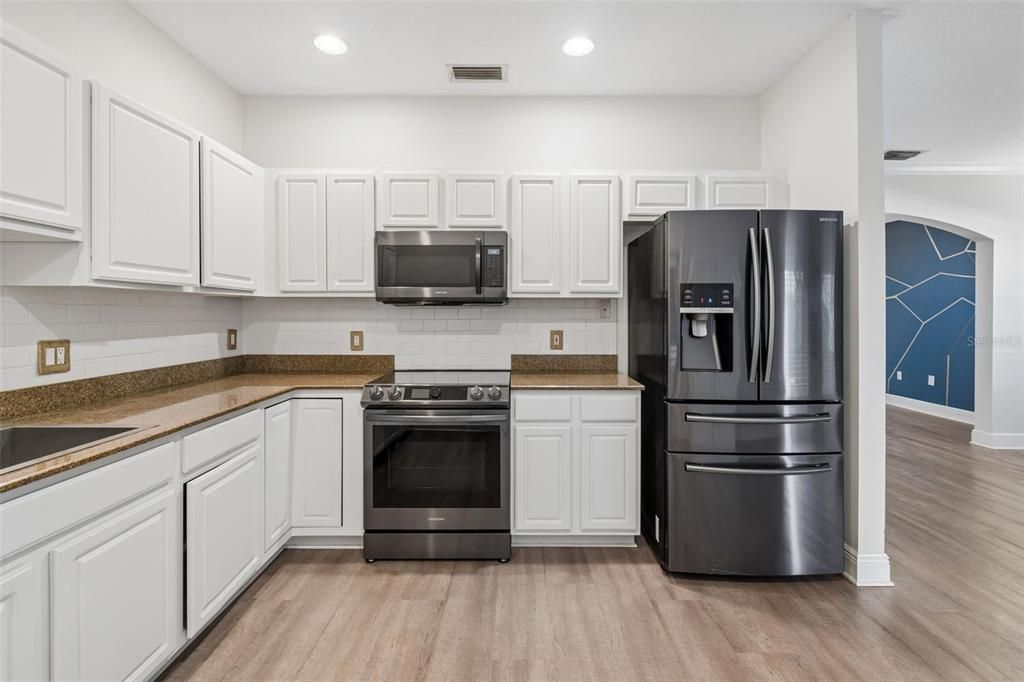 For Rent: $3,200 (3 beds, 2 baths, 1674 Square Feet)