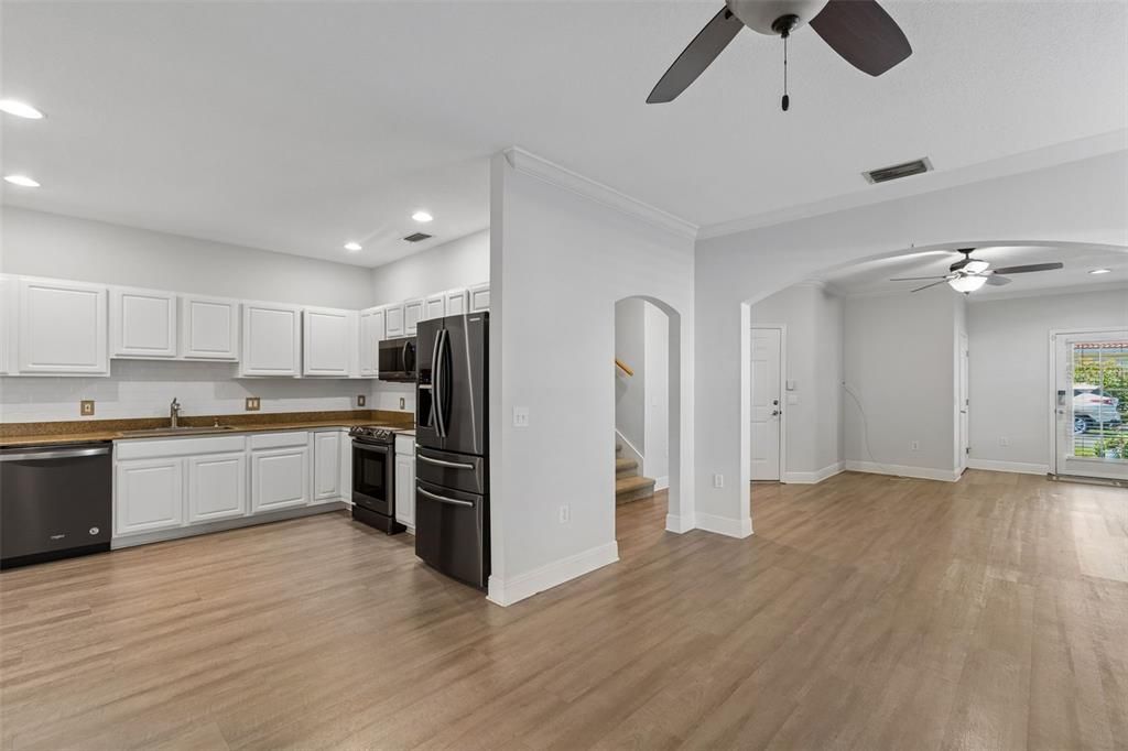 For Rent: $3,200 (3 beds, 2 baths, 1674 Square Feet)