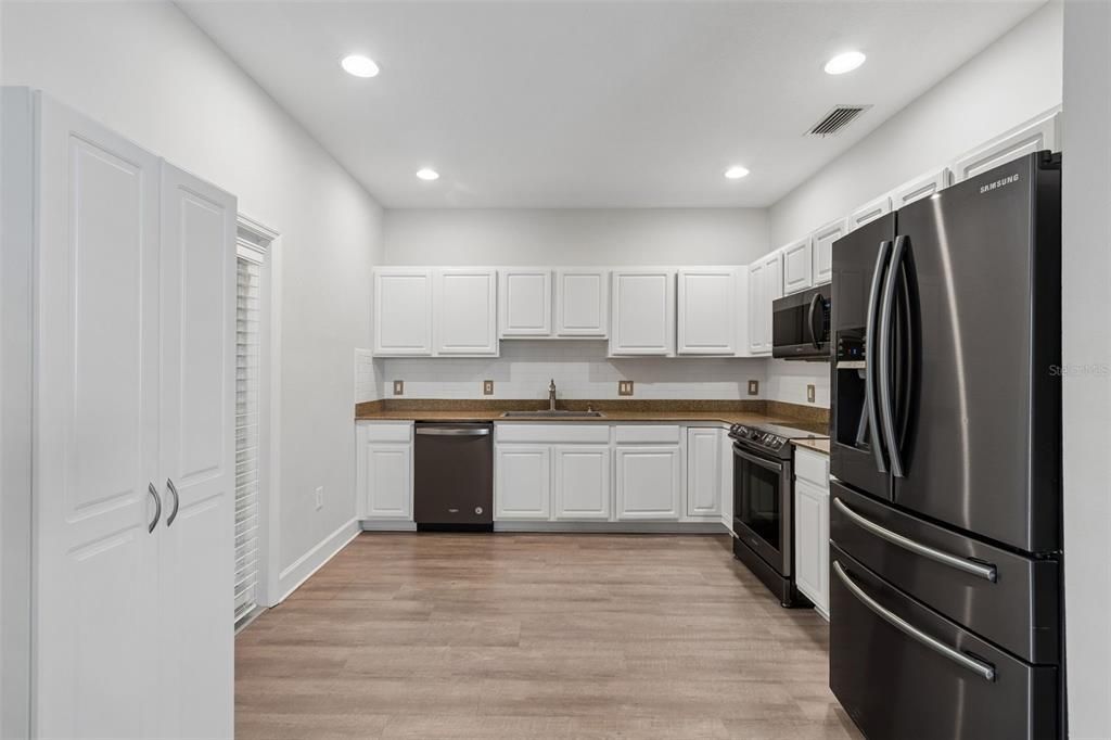 For Rent: $3,200 (3 beds, 2 baths, 1674 Square Feet)