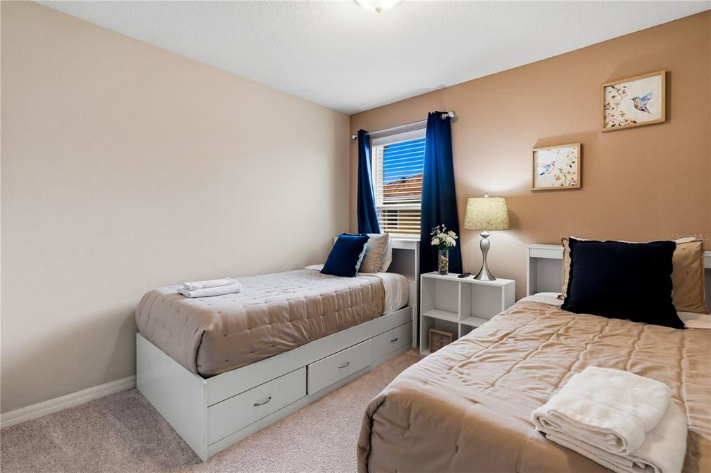 В аренду: $2,600 (4 спален, 3 ванн, 1649 Квадратных фут)