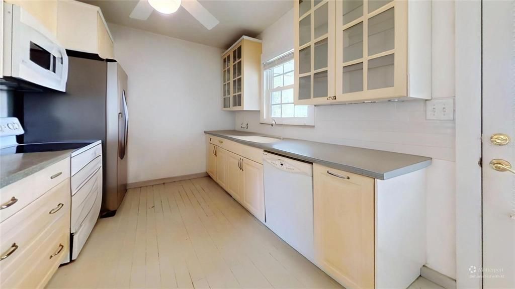 For Sale: $630,000 (3 beds, 2 baths, 1853 Square Feet)