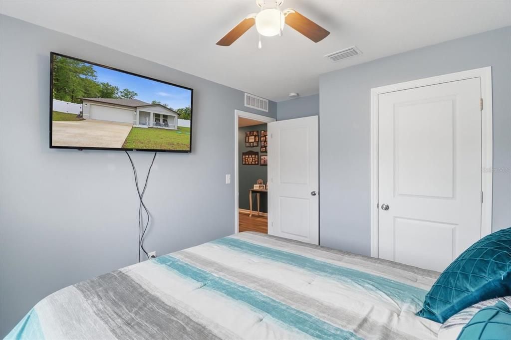 На продажу: $349,900 (4 спален, 2 ванн, 1520 Квадратных фут)