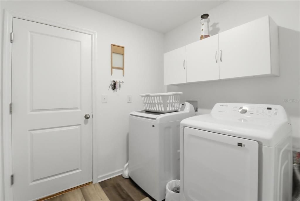 На продажу: $349,900 (4 спален, 2 ванн, 1520 Квадратных фут)
