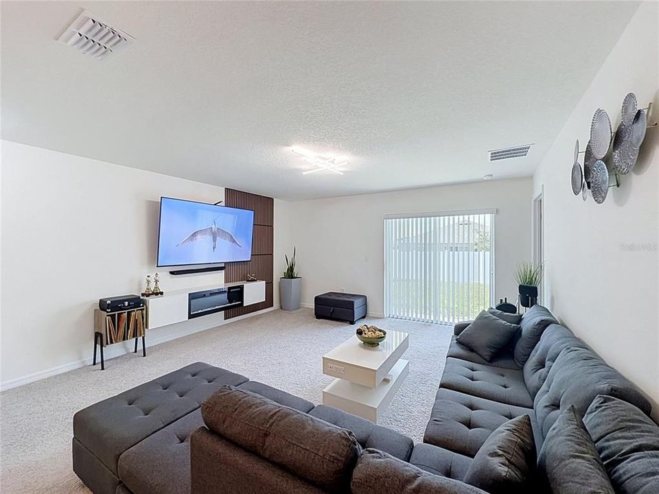 В аренду: $1,795 (3 спален, 2 ванн, 1282 Квадратных фут)