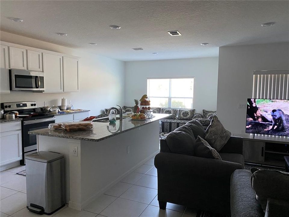 En Renta: $2,250 (3 camas, 2 baños, 2019 Pies cuadrados)