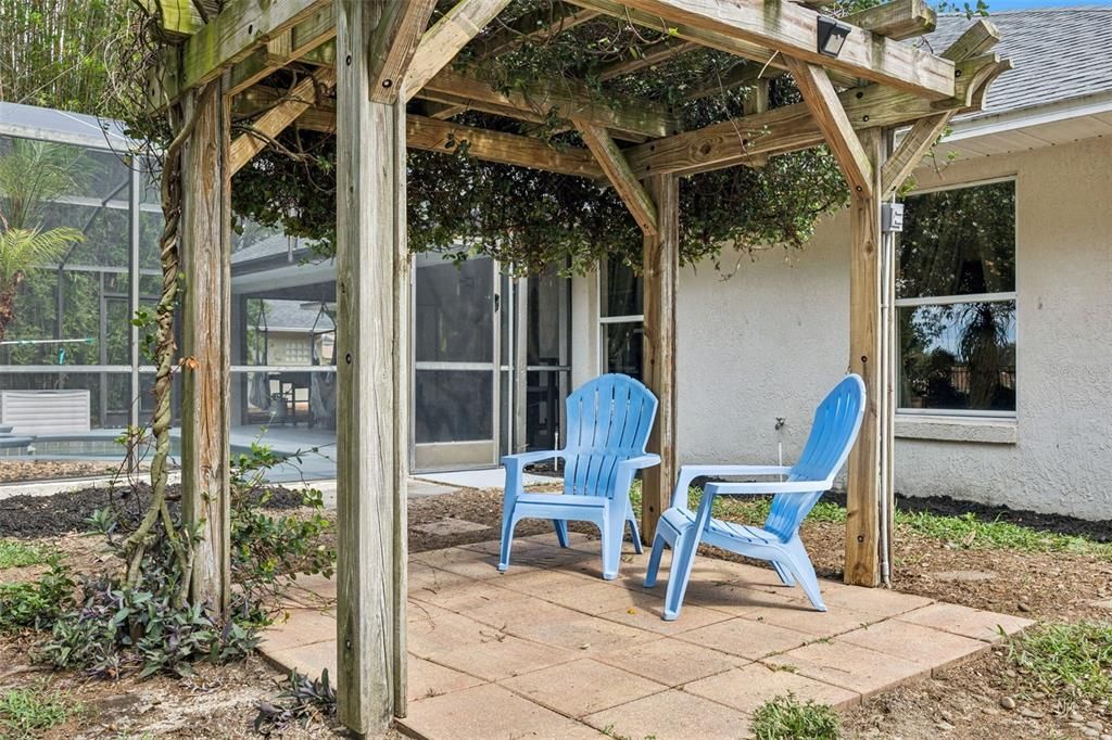 For Sale: $549,000 (3 beds, 2 baths, 1914 Square Feet)