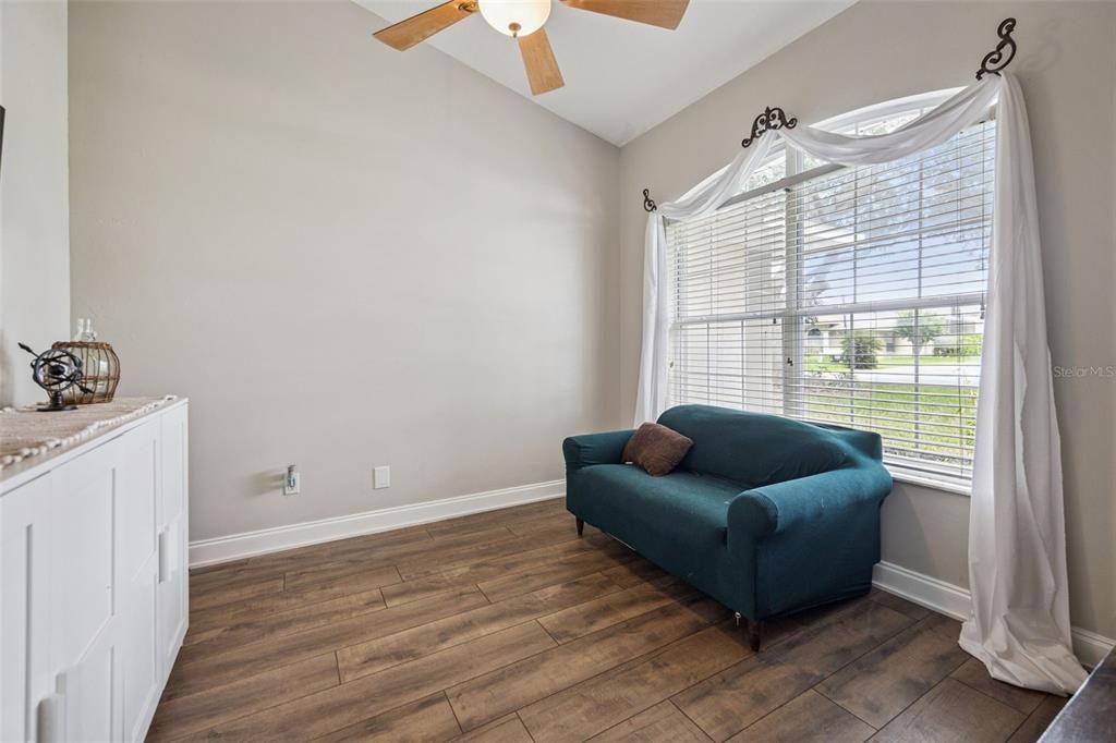 For Sale: $549,000 (3 beds, 2 baths, 1914 Square Feet)