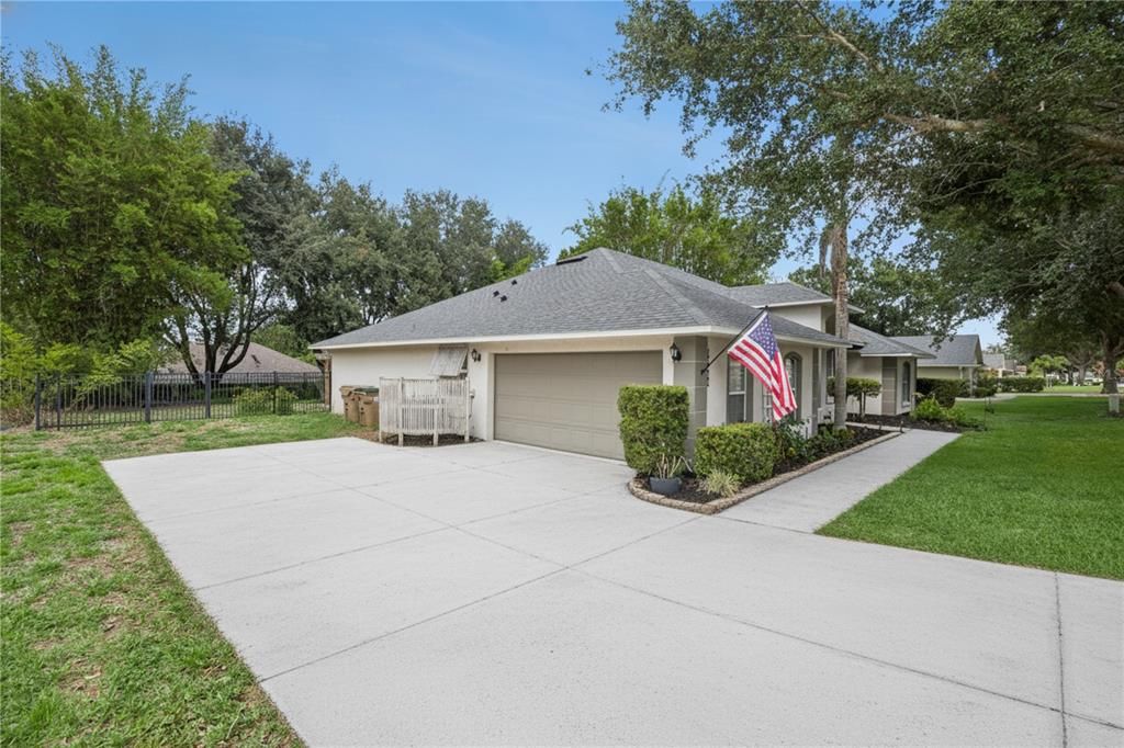 For Sale: $549,000 (3 beds, 2 baths, 1914 Square Feet)