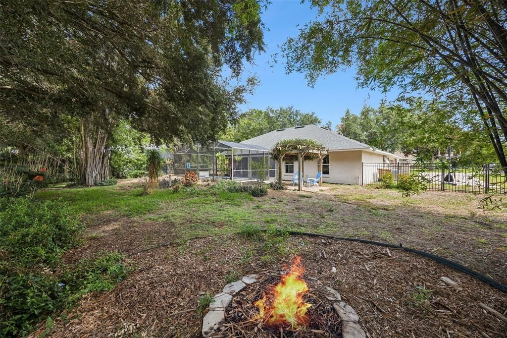 For Sale: $549,000 (3 beds, 2 baths, 1914 Square Feet)