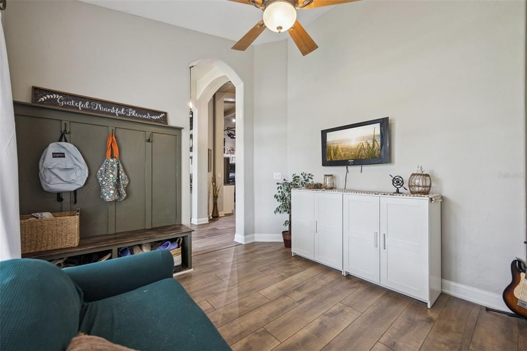 For Sale: $549,000 (3 beds, 2 baths, 1914 Square Feet)