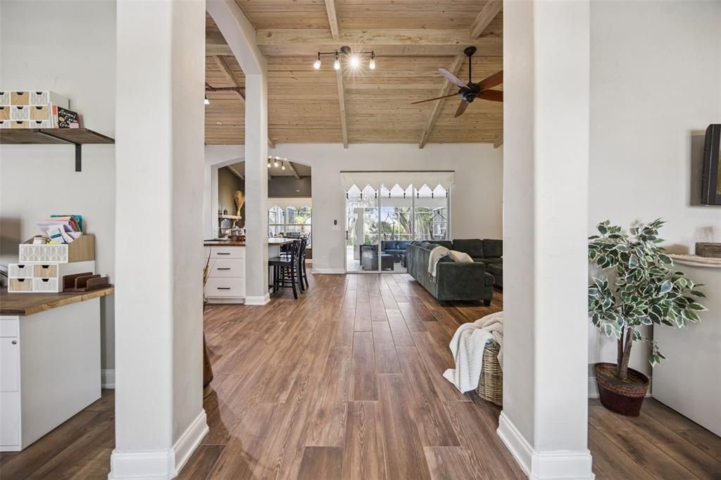 For Sale: $549,000 (3 beds, 2 baths, 1914 Square Feet)