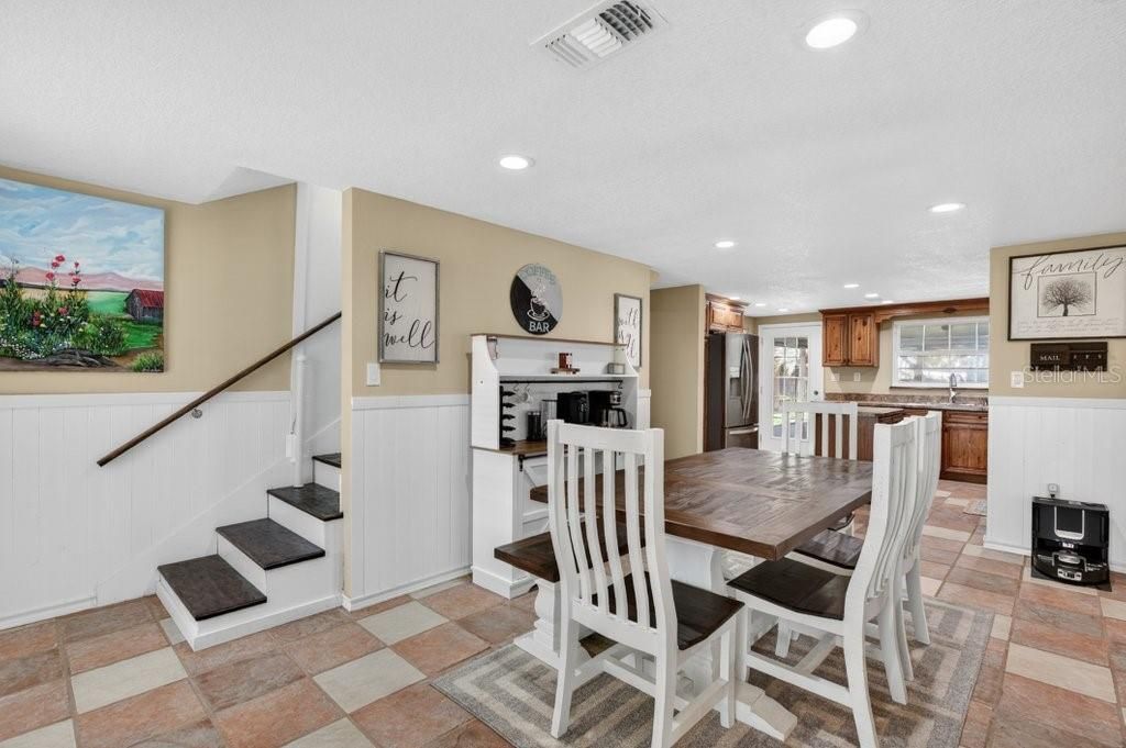 For Sale: $393,500 (3 beds, 2 baths, 1692 Square Feet)