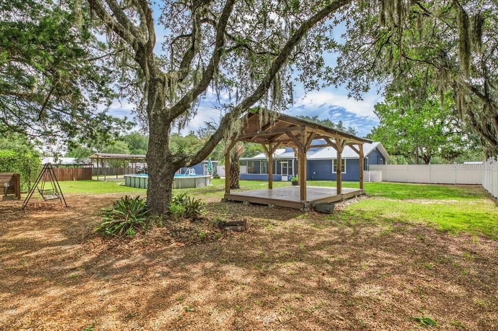 For Sale: $393,500 (3 beds, 2 baths, 1692 Square Feet)