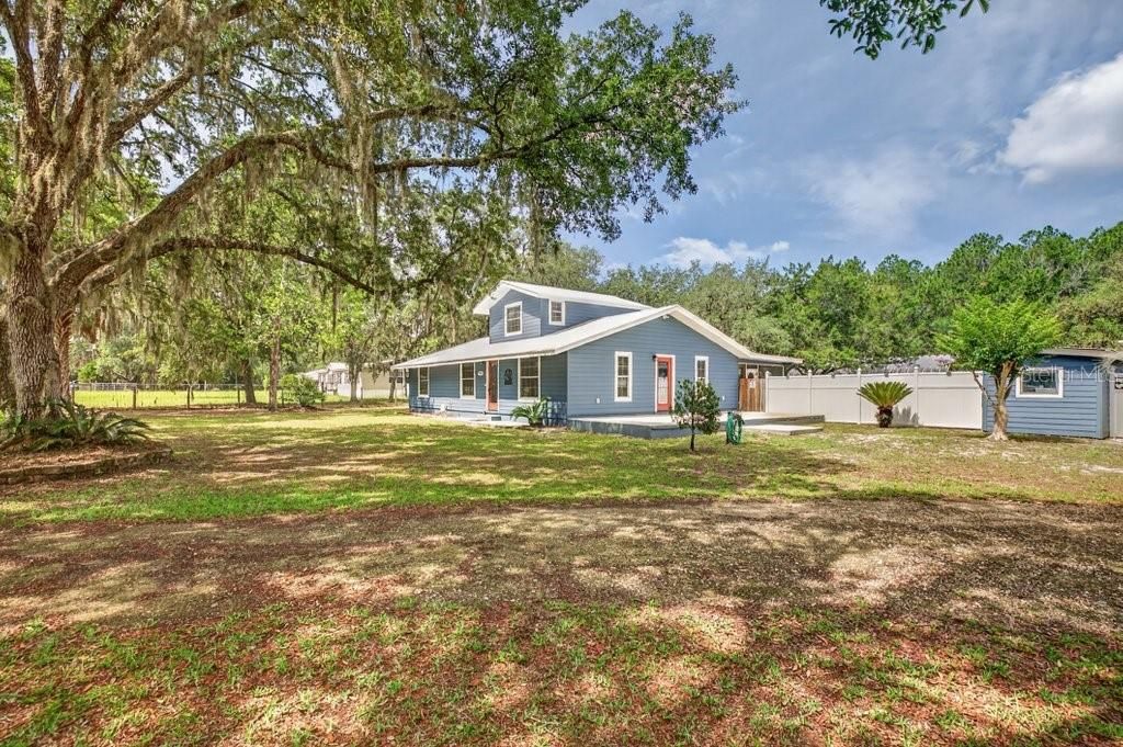 For Sale: $393,500 (3 beds, 2 baths, 1692 Square Feet)