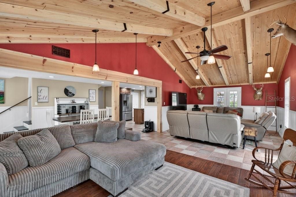 For Sale: $393,500 (3 beds, 2 baths, 1692 Square Feet)