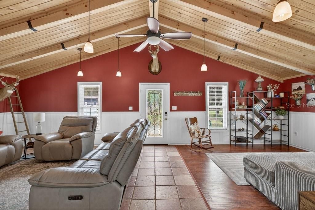 For Sale: $393,500 (3 beds, 2 baths, 1692 Square Feet)