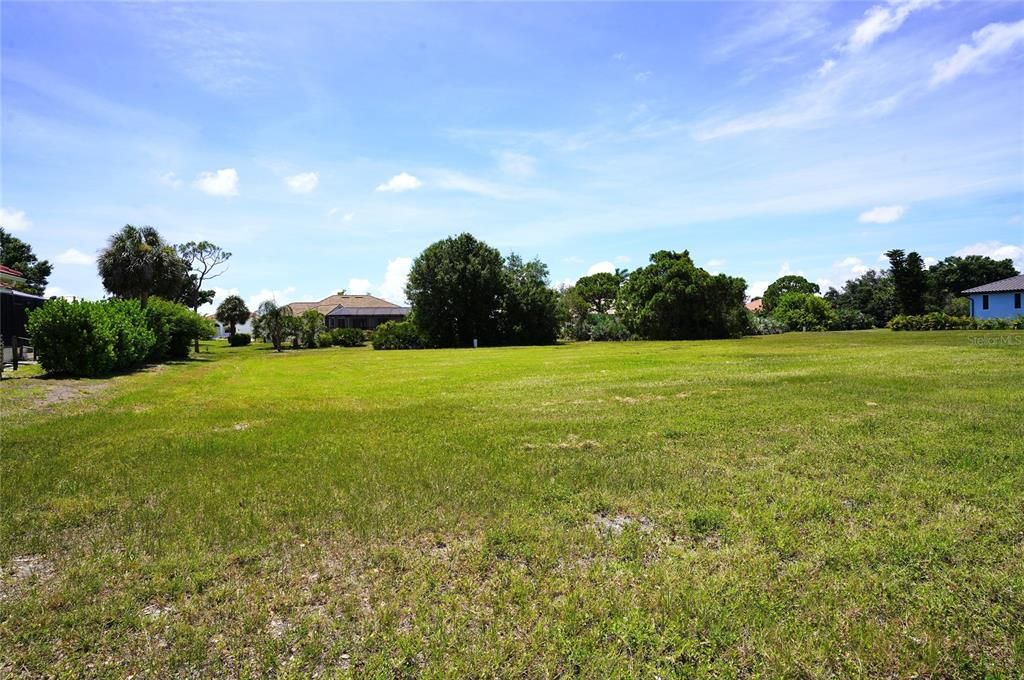 待售: $49,900 (0.26 acres)