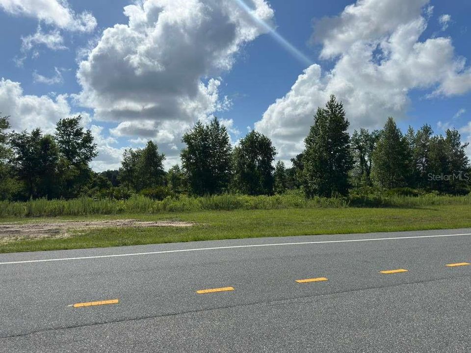 На продажу: $70,000 (1.55 acres)
