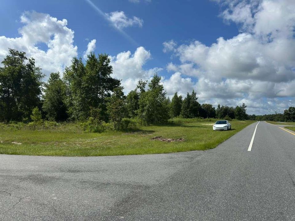 На продажу: $70,000 (1.55 acres)