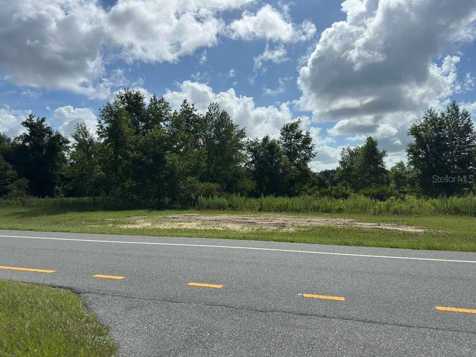 На продажу: $70,000 (1.55 acres)