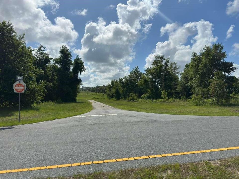 На продажу: $70,000 (1.55 acres)