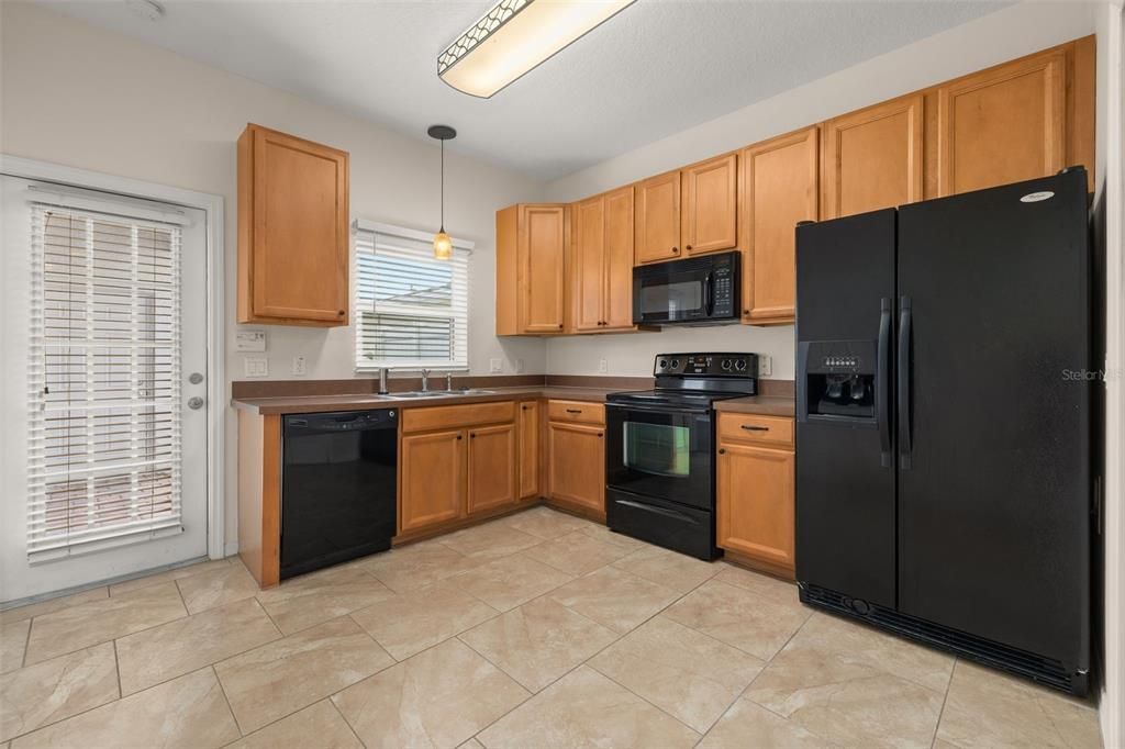 For Sale: $410,000 (4 beds, 2 baths, 1628 Square Feet)