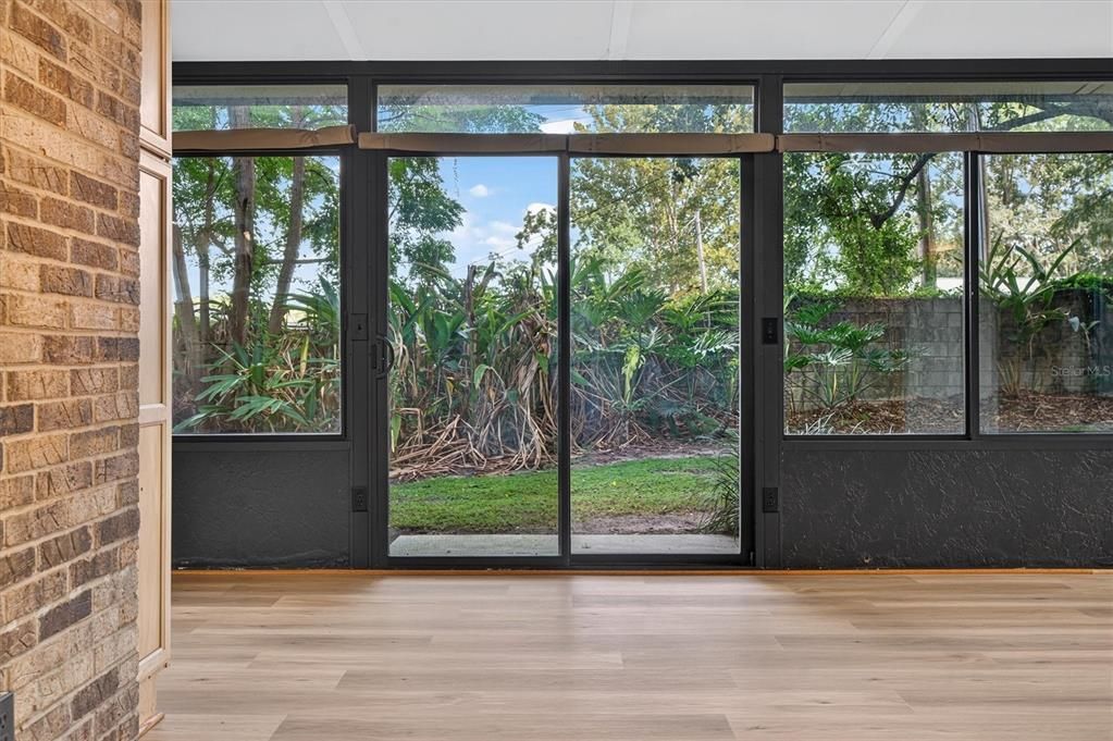 Activo con contrato: $269,000 (3 camas, 2 baños, 1817 Pies cuadrados)