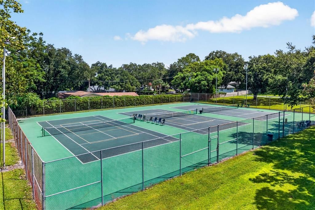 Activo con contrato: $269,000 (3 camas, 2 baños, 1817 Pies cuadrados)