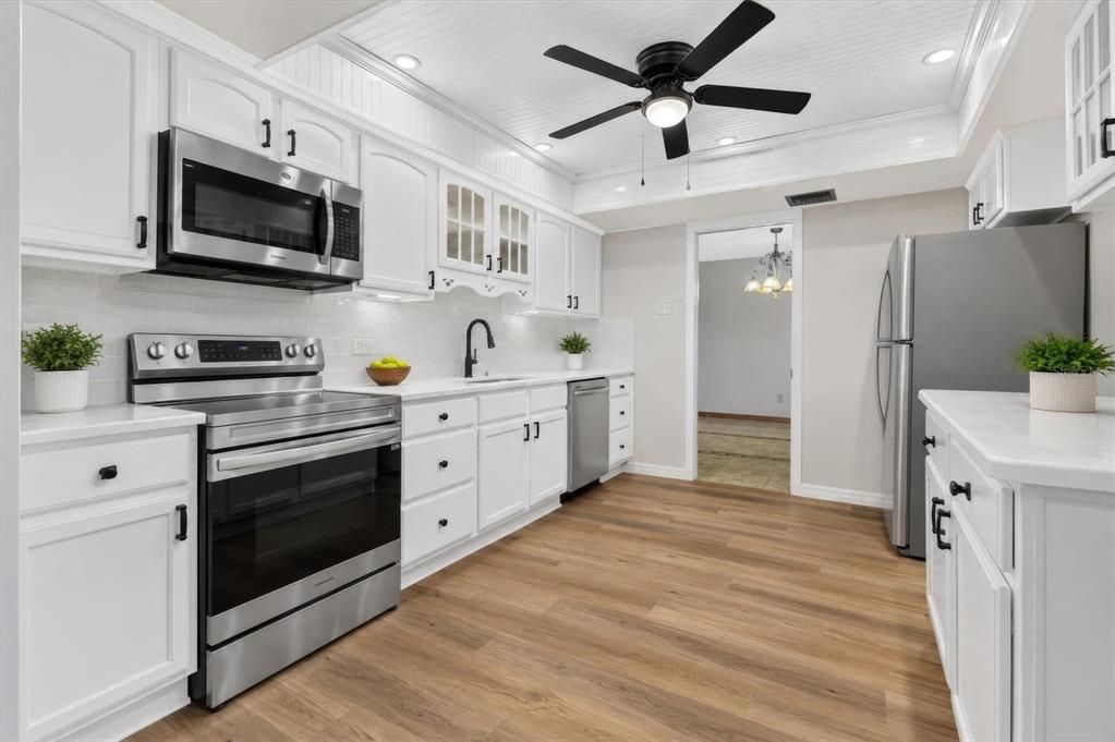 Activo con contrato: $269,000 (3 camas, 2 baños, 1817 Pies cuadrados)