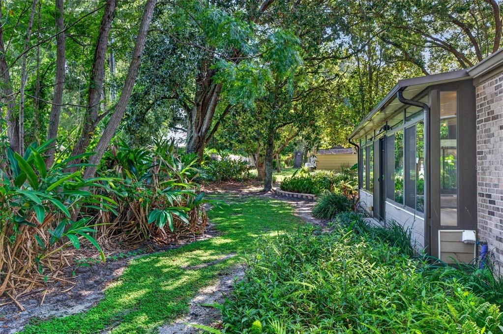 Activo con contrato: $269,000 (3 camas, 2 baños, 1817 Pies cuadrados)