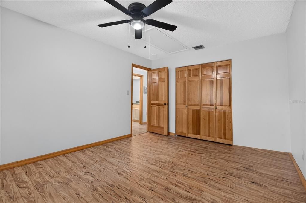 Activo con contrato: $269,000 (3 camas, 2 baños, 1817 Pies cuadrados)