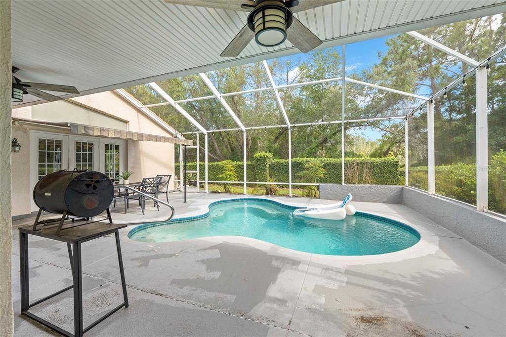 For Sale: $399,999 (3 beds, 2 baths, 2376 Square Feet)