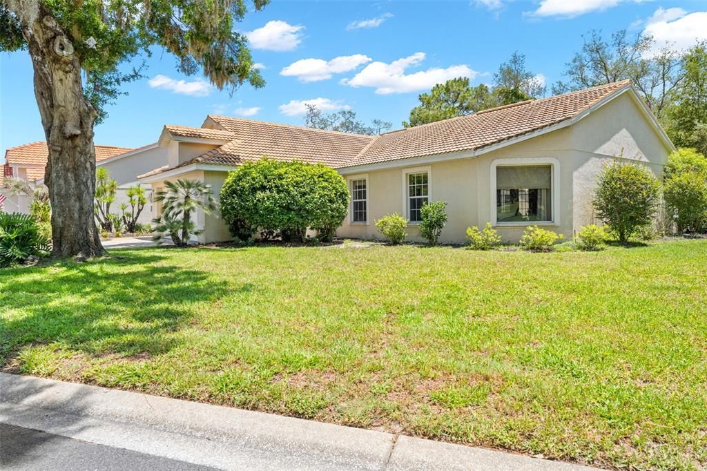For Sale: $399,999 (3 beds, 2 baths, 2376 Square Feet)