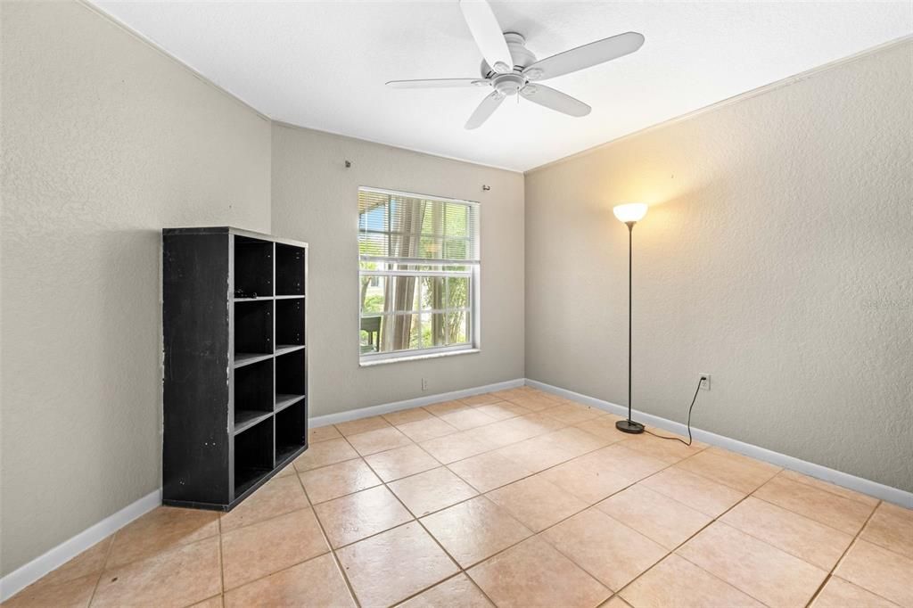 For Sale: $399,999 (3 beds, 2 baths, 2376 Square Feet)
