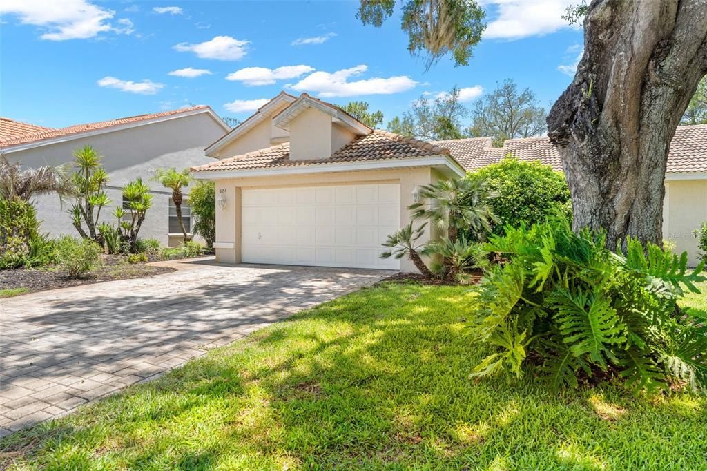 For Sale: $399,999 (3 beds, 2 baths, 2376 Square Feet)