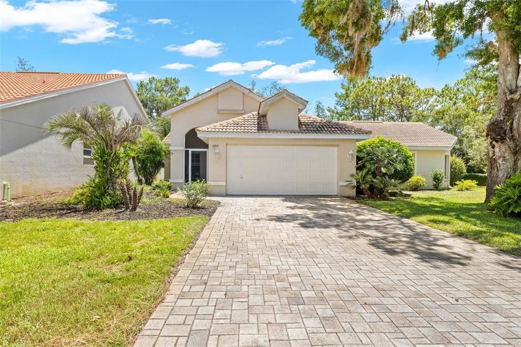For Sale: $399,999 (3 beds, 2 baths, 2376 Square Feet)