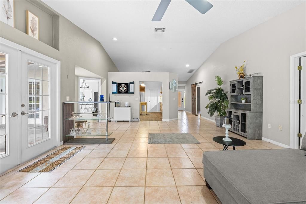 For Sale: $399,999 (3 beds, 2 baths, 2376 Square Feet)