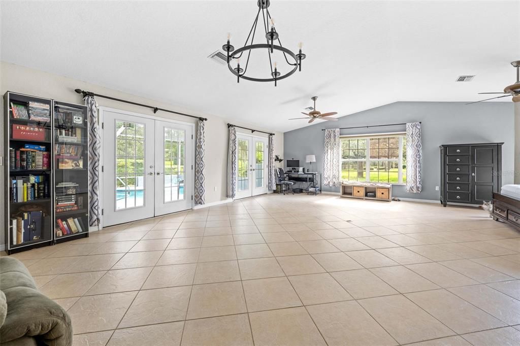 For Sale: $399,999 (3 beds, 2 baths, 2376 Square Feet)
